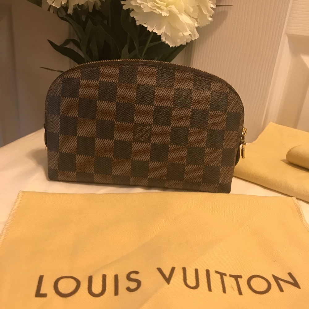 Authentic Louis Vuitton cosmetic pouch Damier